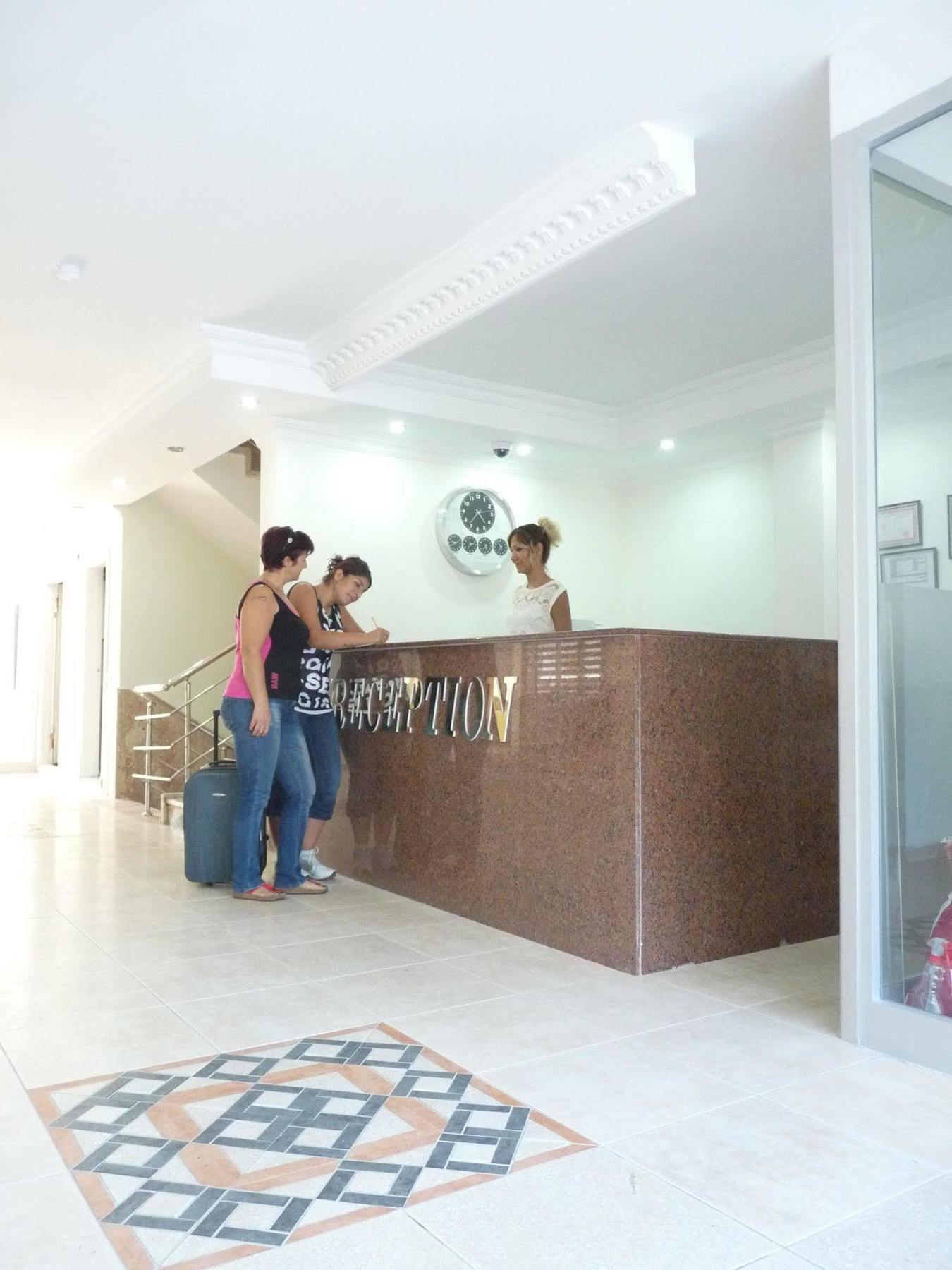 Otel Arinna Park 2*