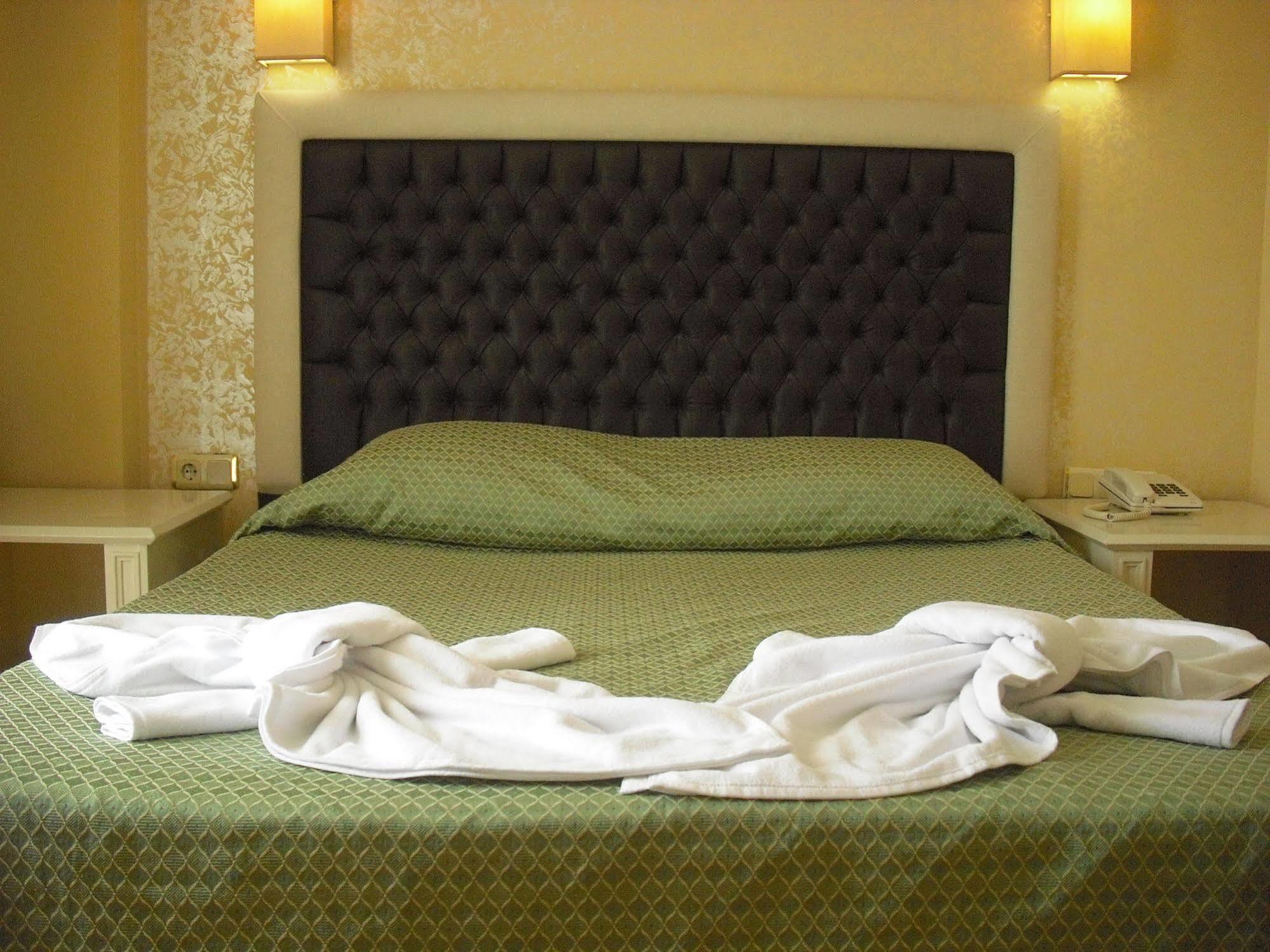 Otel Arinna Park